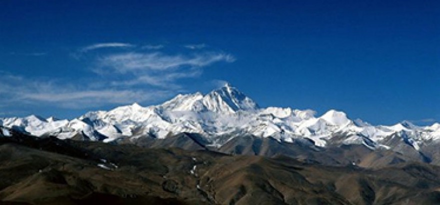 西藏的高山、盆地、湖泊和峽谷